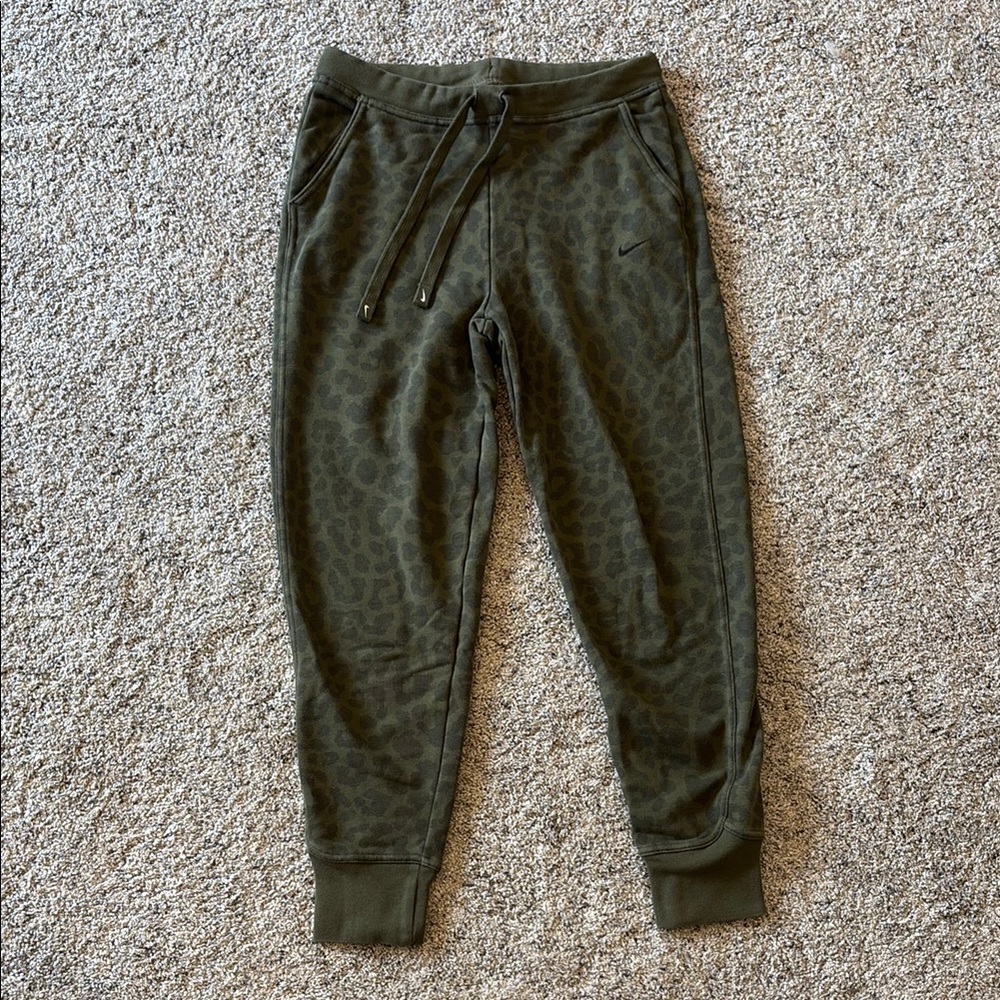 Nike XS Camo Green Joggers
